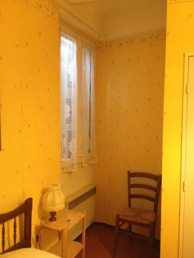 Bar Hotel De La Place Mezel Экстерьер фото
