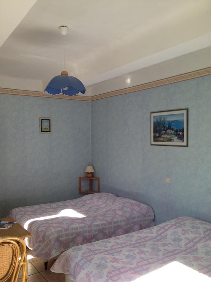 Bar Hotel De La Place Mezel Экстерьер фото